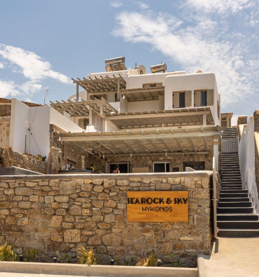 Sea Rock & Sky Private Aparthotel